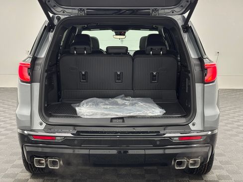 New 2027 GMC Acadia Denali Ultimate w/ LPO, Floor Liner Package AWD/4WD image 13