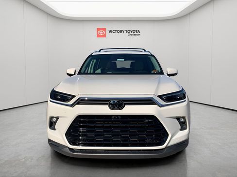 Used 2024 Toyota Grand Highlander Limited image 8