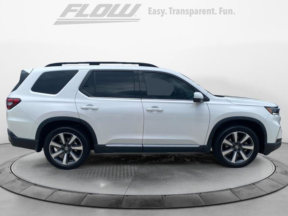 Certified 2025 Honda Pilot Touring image 10