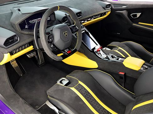 Used 2024 Lamborghini Huracan Tecnica RWD image 31