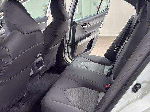 Certified 2020 Toyota Camry LE image 15