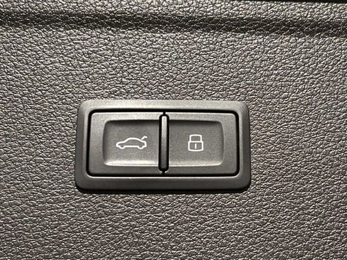 Used 2018 Audi Q5 2.0T Premium Plus w/ Premium Plus Package image 32