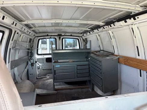 Used 2013 Chevrolet Express 2500 RWD image 25