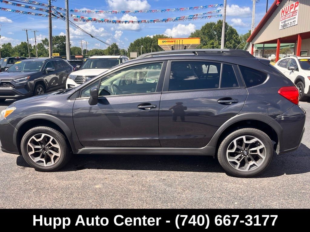 Used 2017 Subaru Crosstrek 2.0i Premium w/ Moonroof Package AWD/4WD image 16