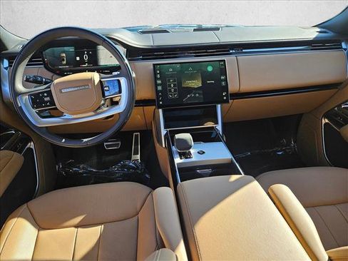 Used 2025 Land Rover Range Rover SE image 17