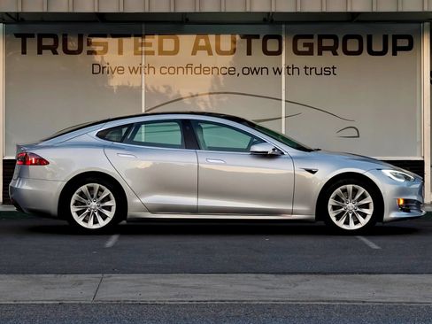 Used 2018 Tesla Model S 100D AWD/4WD image 9