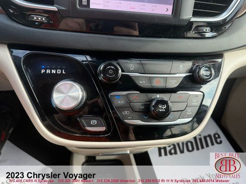 Used 2023 Chrysler Voyager LX FWD image 13