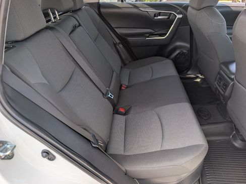 Used 2025 Toyota RAV4 XLE AWD/4WD image 5