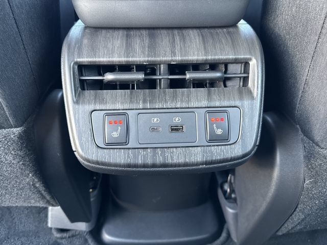 Used 2024 Nissan Ariya AWD image 12