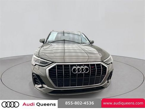 Used 2022 Audi Q3 2.0T Premium Plus w/ Premium Plus Package image 6