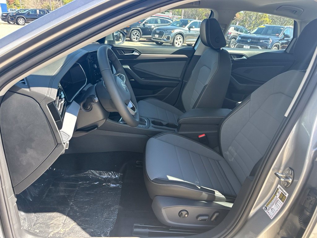 New 2027 Volkswagen Jetta SE FWD image 10