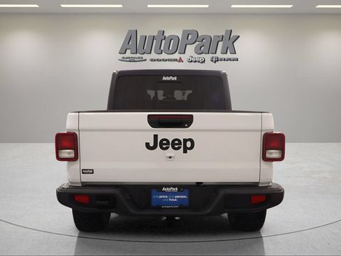 Used 2025 Jeep Gladiator Sport AWD/4WD image 10