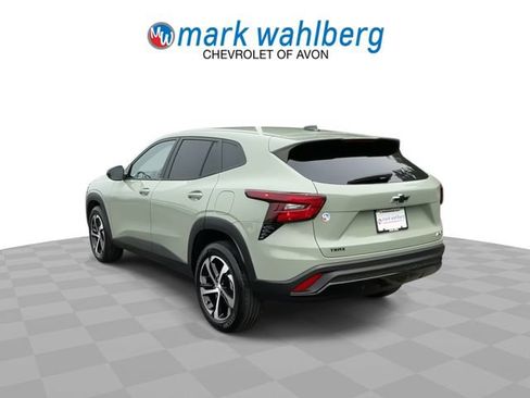 Used 2024 Chevrolet Trax RS w/ Driver Confidence Package FWD image 6