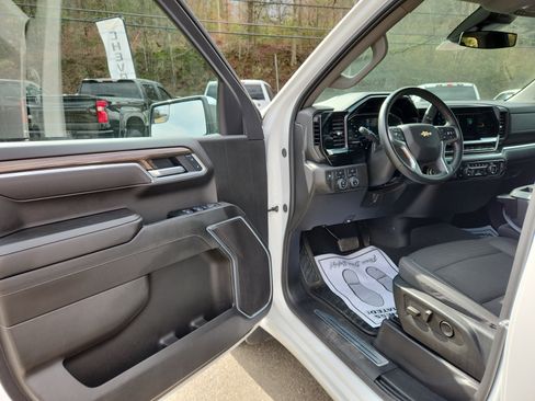 Used 2025 Chevrolet Silverado 1500 LT AWD/4WD image 20