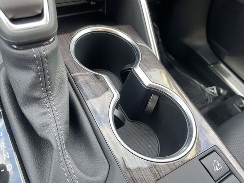 New 2025 Toyota Highlander Platinum image 45