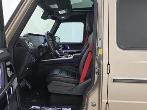 Used 2021 Mercedes-Benz G 550 w/ Exclusive Interior Package image 7