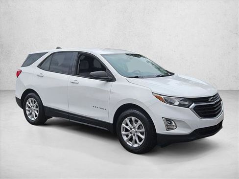 Used 2019 Chevrolet Equinox LS image 3
