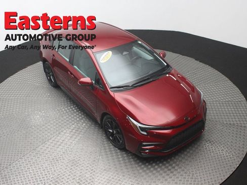 Used 2025 Toyota Corolla SE FWD image 3
