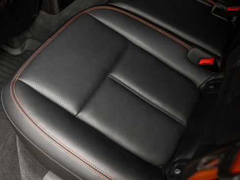 Certified 2022 Porsche Macan AWD/4WD image 32