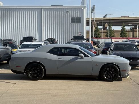 Used 2022 Dodge Challenger R/T Scat Pack w/ Dynamics Package RWD image 3