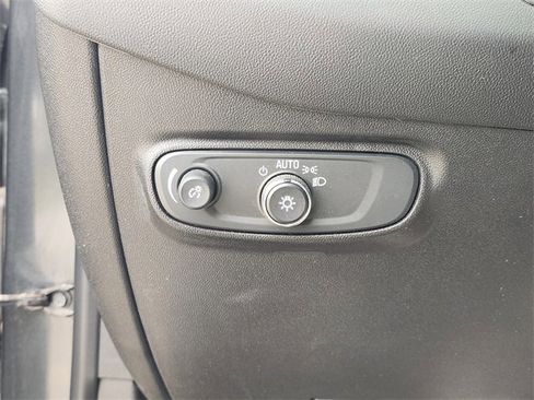 Used 2020 Chevrolet Equinox LS image 22