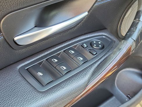 Used 2016 BMW 428i xDrive Convertible AWD/4WD image 18