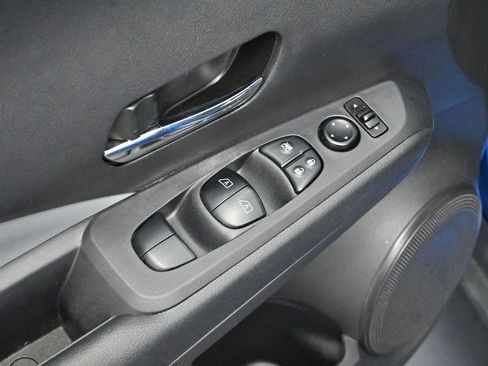 Used 2023 Nissan Kicks SR w/ SR Premium Package FWD image 10