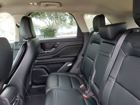 New 2026 Lincoln Corsair Premiere FWD image 11