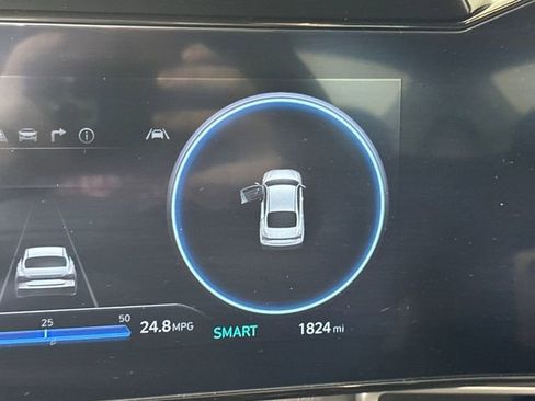 Certified 2024 Hyundai Elantra SEL image 18