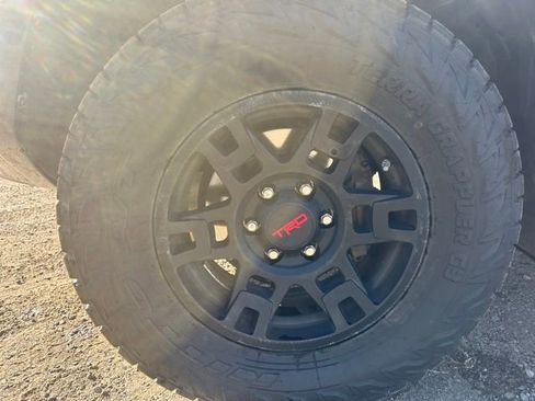 Used 2016 Toyota 4Runner SR5 AWD/4WD image 11