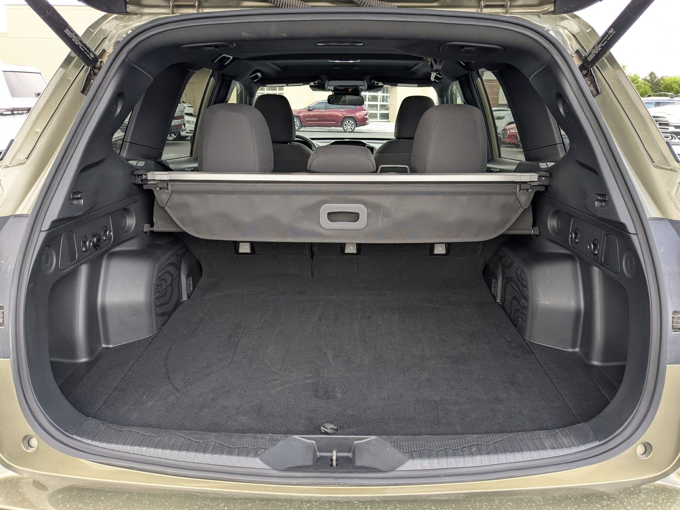 Used 2025 Subaru Forester Premium AWD/4WD image 31