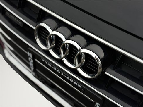 Used 2022 Audi A4 2.0T Premium w/ Convenience Package image 28