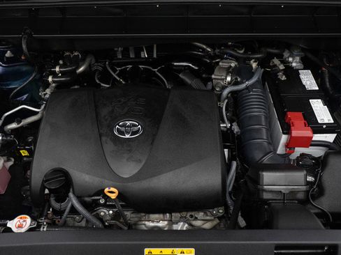 Used 2022 Toyota Highlander XLE image 32