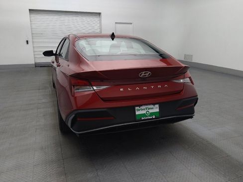 Used 2024 Hyundai Elantra SEL FWD image 6