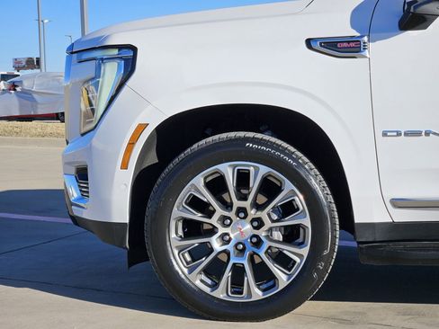 Used 2025 GMC Yukon XL Denali image 13