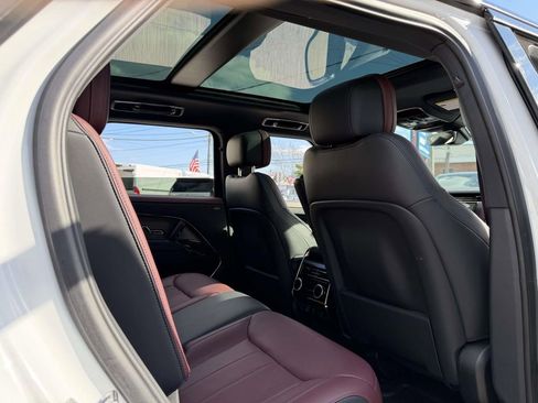 Used 2025 Land Rover Range Rover Sport Dynamic SE image 14