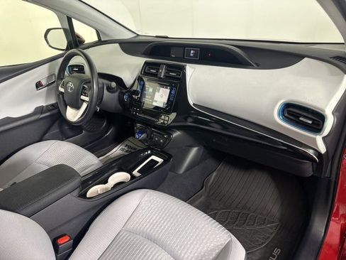 Used 2016 Toyota Prius Three image 13
