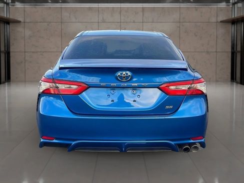 Used 2018 Toyota Camry SE image 4