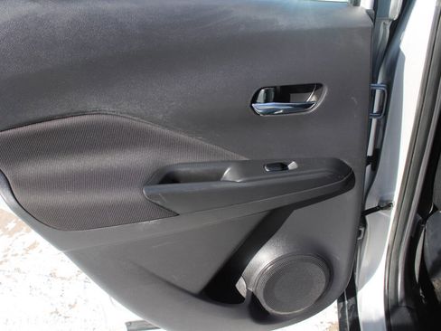 Used 2020 Nissan Kicks SV image 9