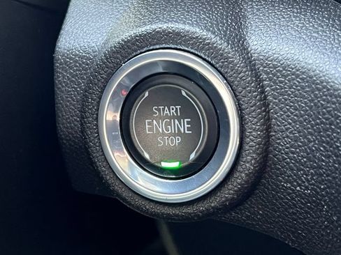 Used 2022 Chevrolet TrailBlazer LT FWD image 30
