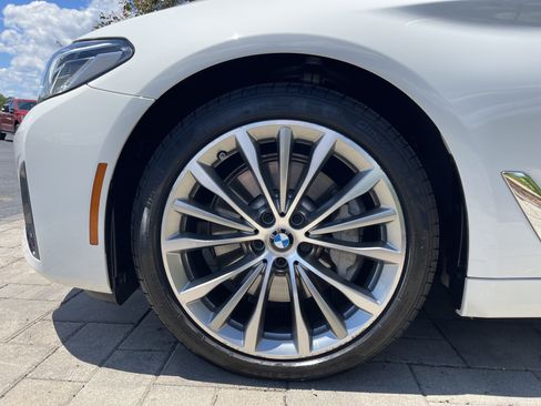 Used 2023 BMW 530i xDrive w/ Premium Package AWD/4WD image 4