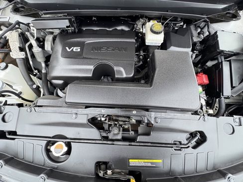 Used 2020 Nissan Pathfinder S image 33