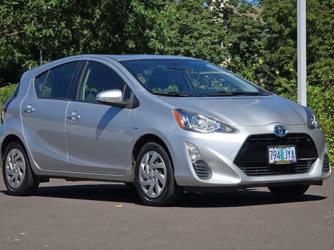 Used 2016 Toyota Prius C Two FWD image 9