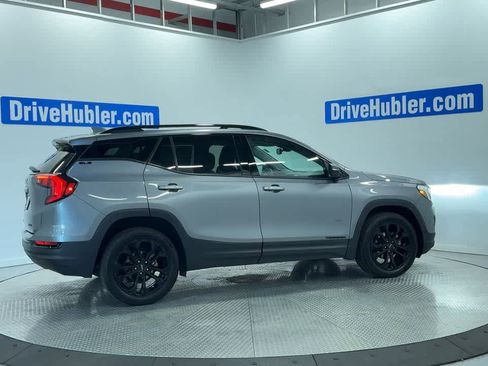 Used 2020 GMC Terrain SLE w/ Driver Convenience Package AWD/4WD image 3