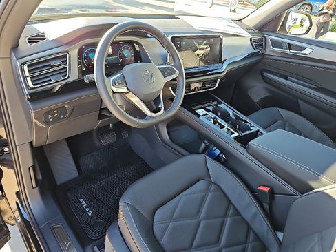 New 2026 Volkswagen Atlas Cross Sport SE image 11