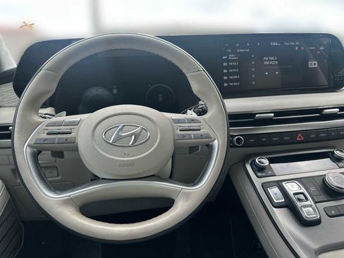 Used 2025 Hyundai Palisade Calligraphy image 2