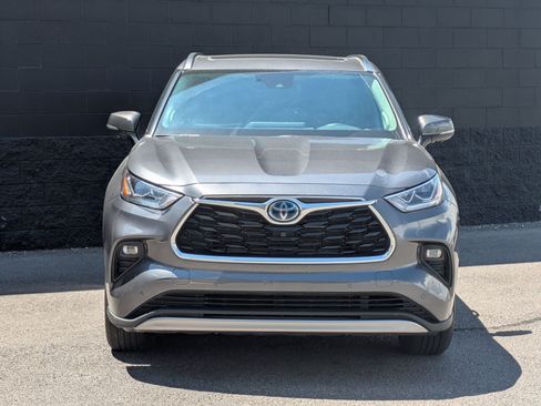 Used 2023 Toyota Highlander Platinum AWD/4WD image 5