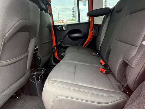Used 2018 Jeep Wrangler Unlimited Sport AWD/4WD image 35