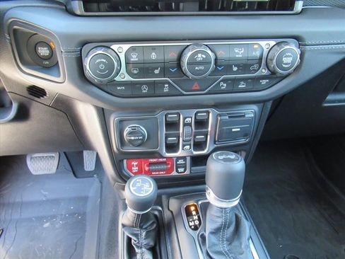 New 2026 Jeep Wrangler Unlimited Rubicon AWD/4WD image 25