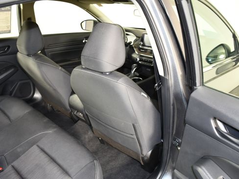 Used 2024 Nissan Altima 2.5 SV FWD image 42